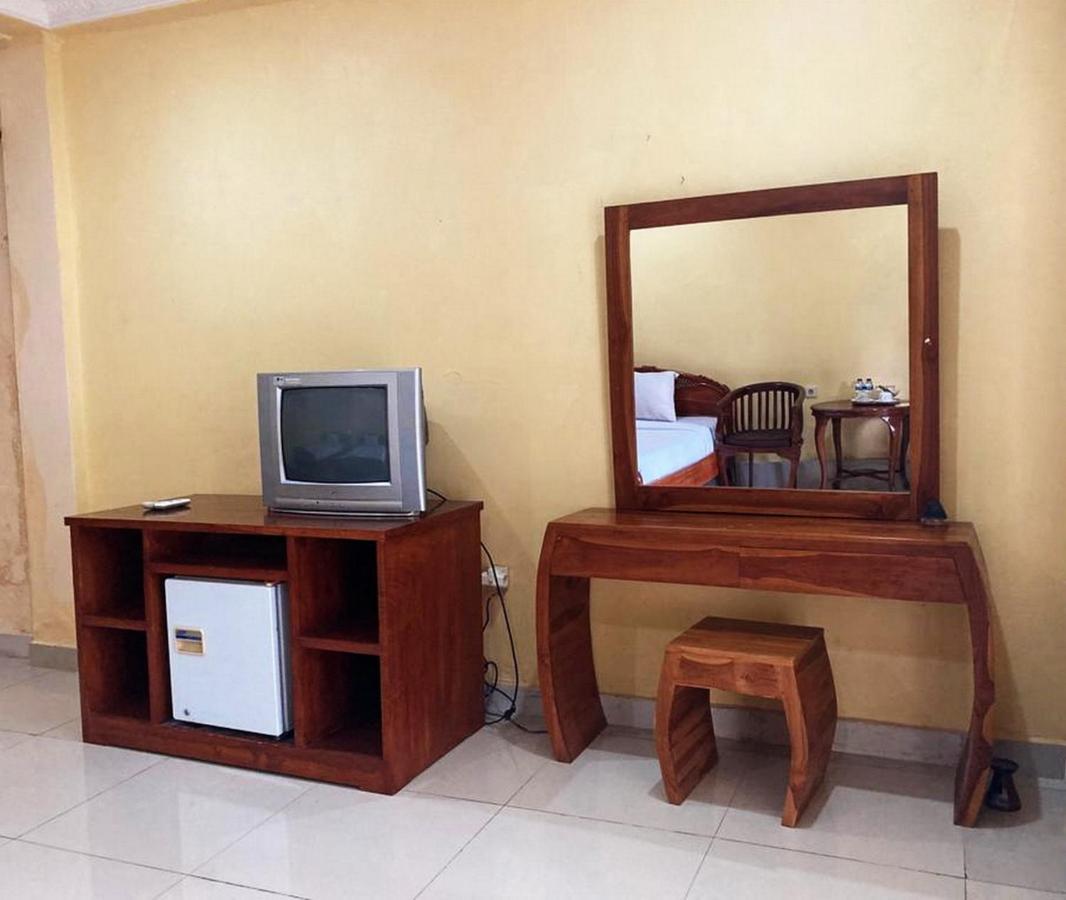 2 Minutes To Monkey Forest Hotel 3*